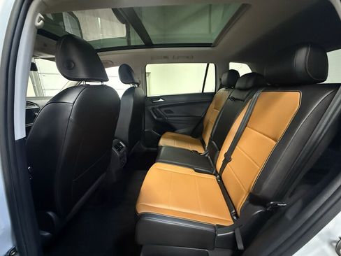 Used 2018 Volkswagen Tiguan SE w/ Panoramic Sunroof Package AWD/4WD image 30