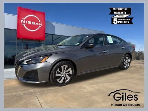 Used 2025 Nissan Altima 2.5 S image 1
