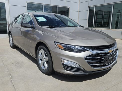 Used 2024 Chevrolet Malibu LS image 4