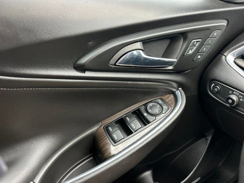 Used 2024 Chevrolet Malibu LT image 11