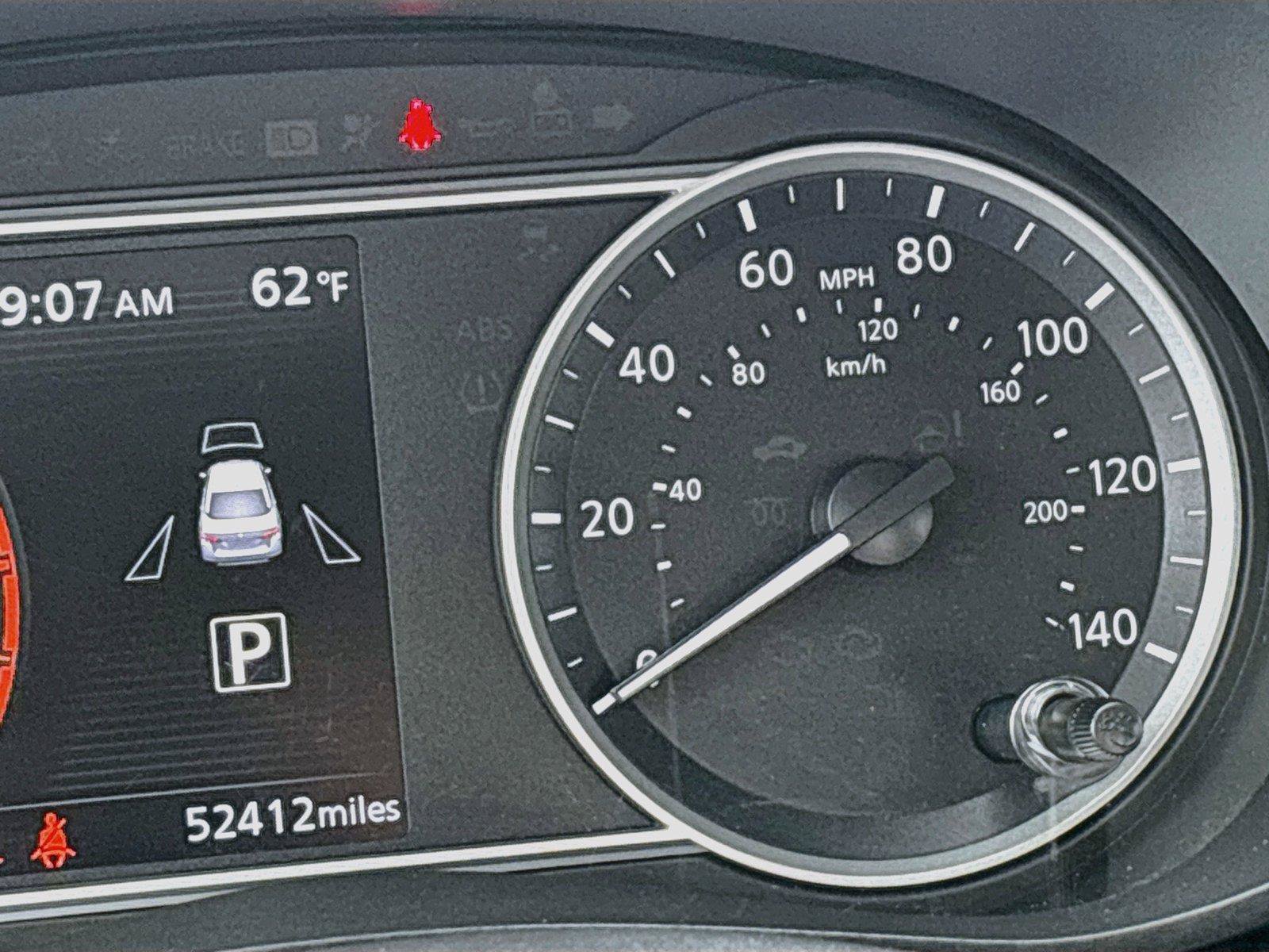 Used 2024 Nissan Versa SR FWD image 19