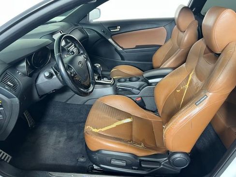 Used 2015 Hyundai Genesis 3.8 RWD image 11