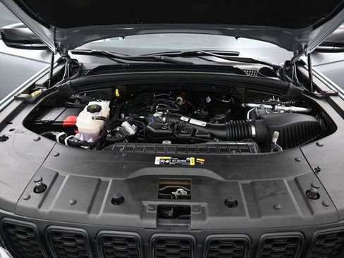 Used 2024 Jeep Grand Cherokee Altitude AWD/4WD image 37