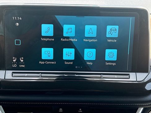 Used 2025 Volkswagen Atlas SE AWD/4WD image 14