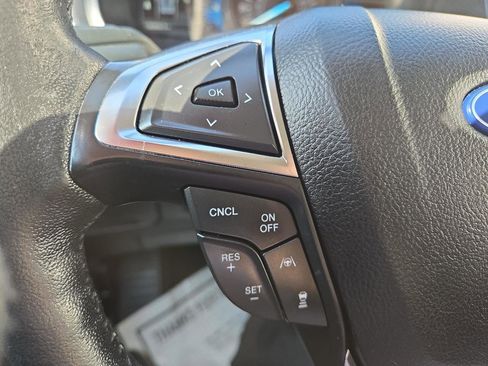 Used 2022 Ford Edge SEL image 15