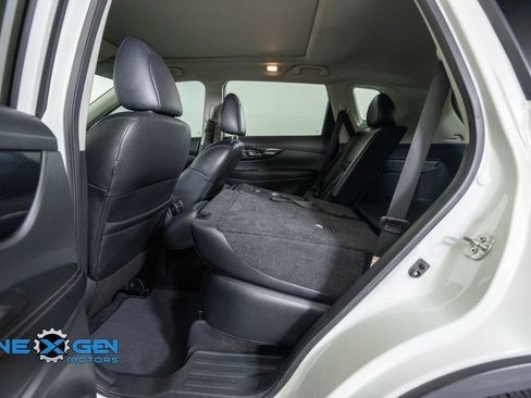 Used 2019 Nissan Rogue SL w/ Premium Package AWD/4WD image 29