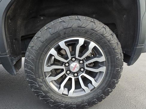 Used 2023 GMC Sierra 1500 AT4 w/ AT4 Premium Package AWD/4WD image 17