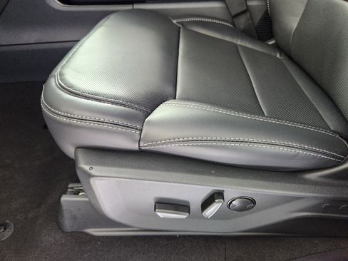 New 2025 Ford Expedition Platinum w/ Stealth Appearance Package image 13