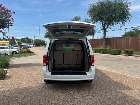 Used 2014 Dodge Grand Caravan SE w/ Quick Order Package 29E SE FWD image 13
