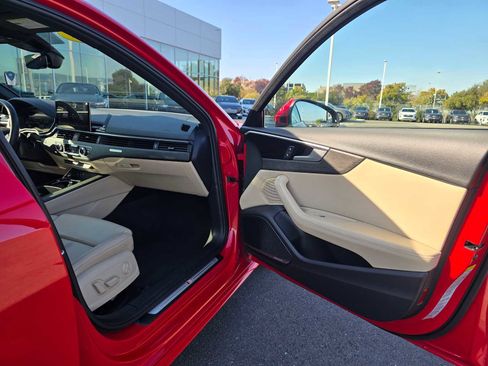 Used 2024 Audi A4 2.0T Premium Plus image 12