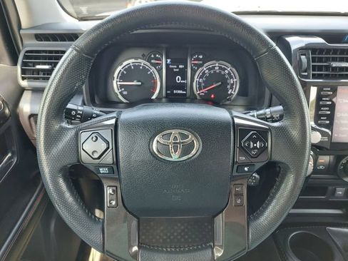 Certified 2021 Toyota 4Runner Venture w/ Moonroof Package AWD/4WD image 31