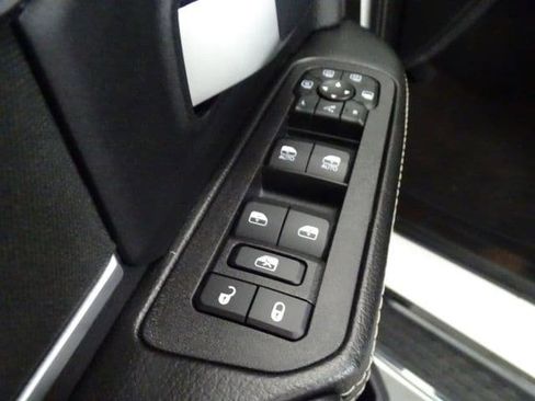 Certified 2025 RAM 2500 Big Horn AWD/4WD image 10
