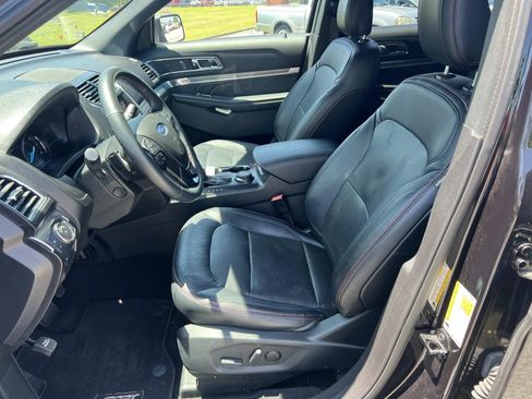 Used 2019 Ford Explorer Sport w/ Equipment Group 401A AWD/4WD image 9
