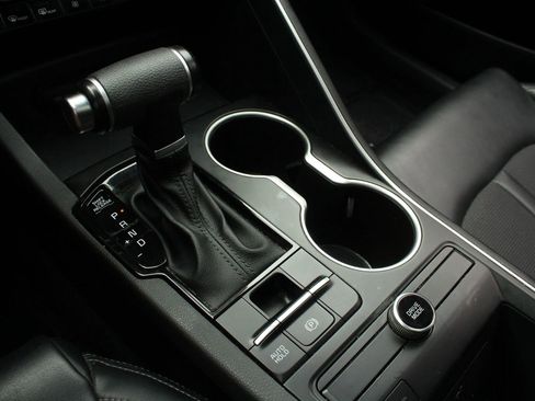 Used 2023 Kia K5 GT-Line image 32