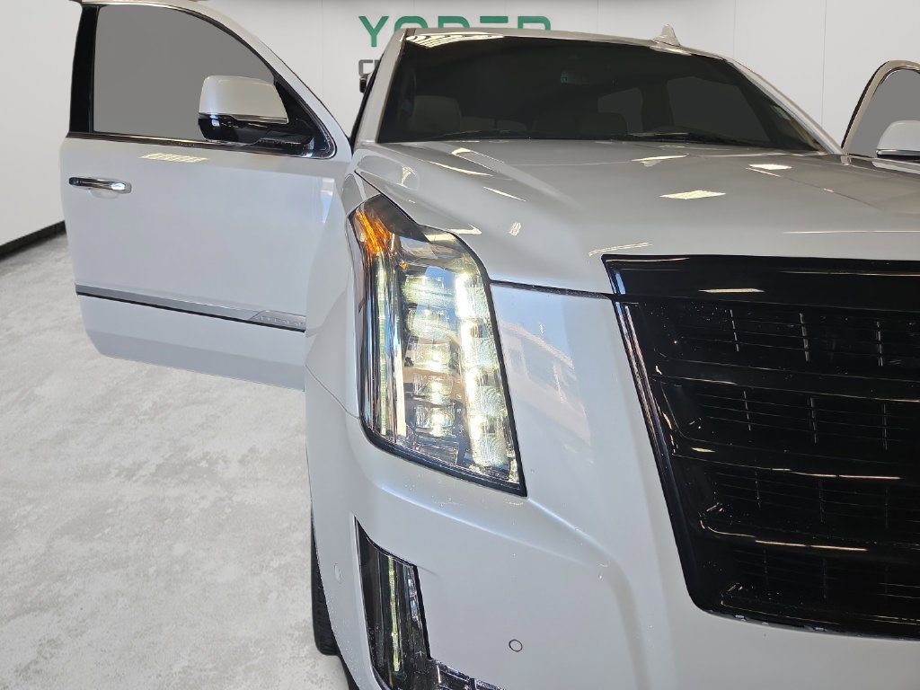 Used 2020 Cadillac Escalade Platinum AWD/4WD image 55