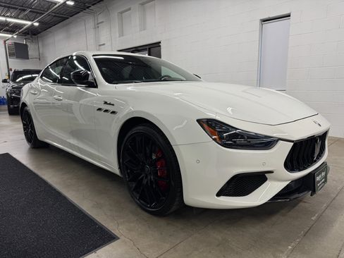 Used 2022 Maserati Ghibli Modena Q4 image 3
