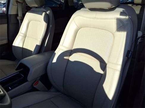 Certified 2023 Lincoln Corsair Reserve w/ Equipment Group 201A image 6