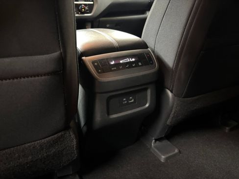 Used 2025 Nissan Pathfinder SV FWD image 24