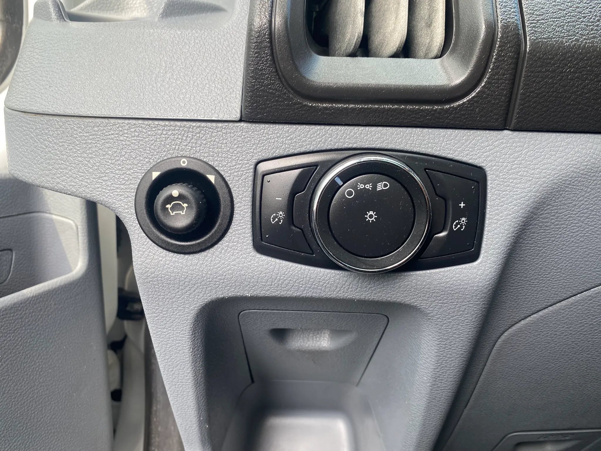 Used 2018 Ford Transit 350 XL RWD image 18