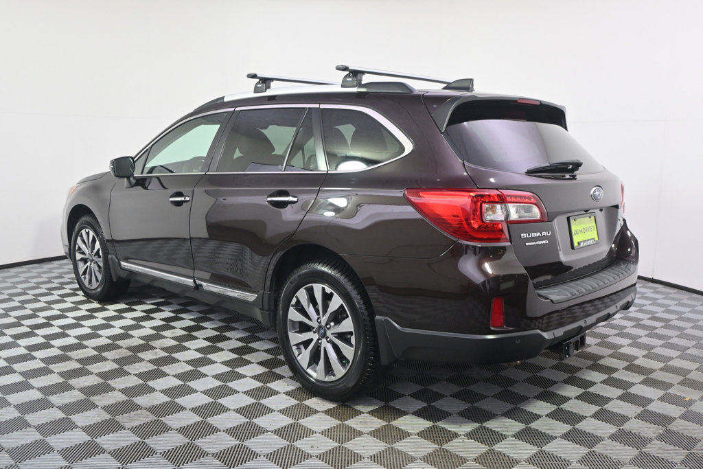 Used 2017 Subaru Outback 3.6R Touring w/ Popular Package #5A AWD/4WD image 3