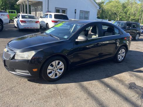 Used 2012 Chevrolet Cruze LS FWD image 11