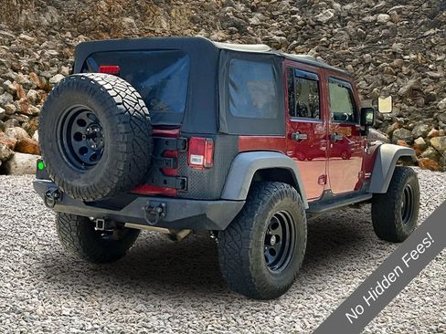 Used 2012 Jeep Wrangler Unlimited Rubicon w/ Connectivity Group AWD/4WD image 2