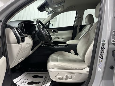 Used 2022 Kia Sorento EX image 14