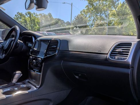 Used 2019 Jeep Grand Cherokee Altitude RWD image 38