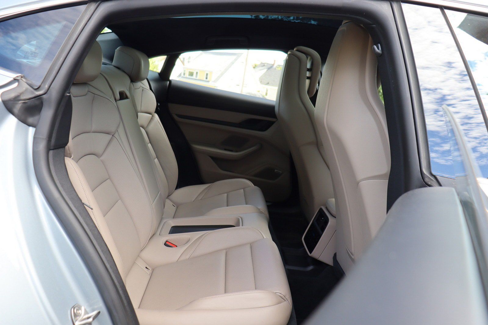 Used 2020 Porsche Taycan 4S AWD/4WD image 19