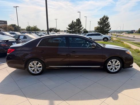 Used 2012 Toyota Avalon FWD image 10