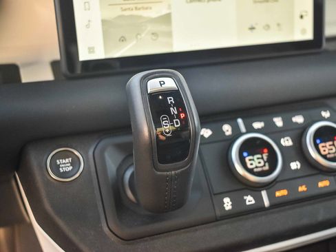 Used 2024 Land Rover Defender 110 S image 21