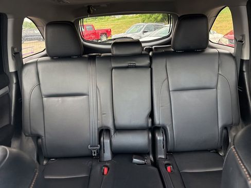 Used 2017 Toyota Highlander XLE AWD/4WD image 20