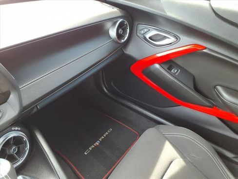 Certified 2021 Chevrolet Camaro SS RWD image 31