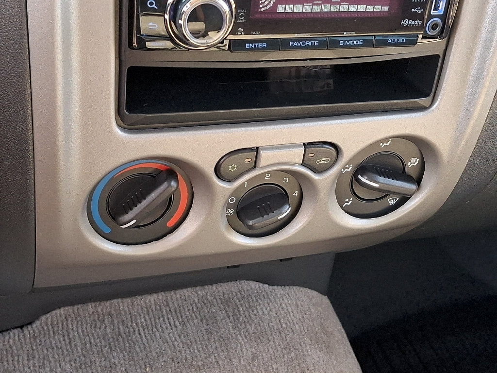 Used 2005 GMC Canyon SLE RWD image 15