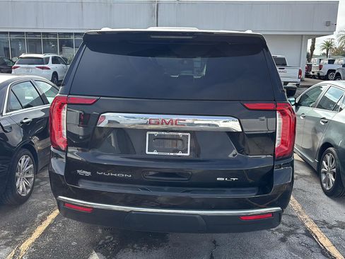 Used 2023 GMC Yukon XL SLT w/ SLT Premium Package image 5