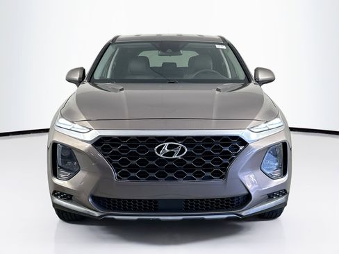 Used 2020 Hyundai Santa Fe SE image 2