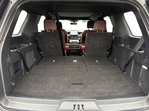 Used 2024 Ford Expedition Limited image 17