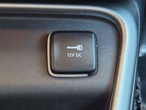 Used 2019 Jeep Compass Latitude w/ Popular Equipment Group FWD image 15