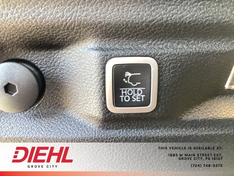 Used 2023 Jeep Grand Cherokee L Laredo w/ Luxury Tech Group I AWD/4WD image 16