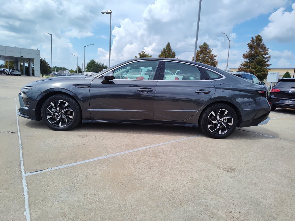 Used 2025 Hyundai Sonata SEL FWD image 4