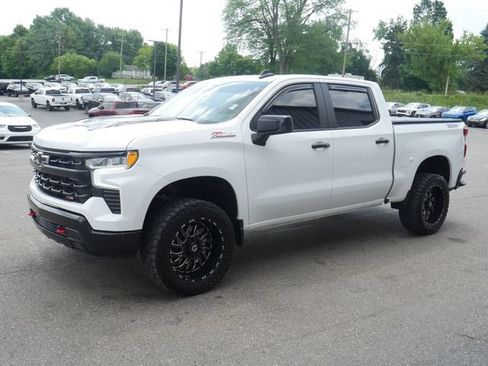 Used 2024 Chevrolet Silverado 1500 LT Trail Boss w/ Convenience Package II AWD/4WD image 11