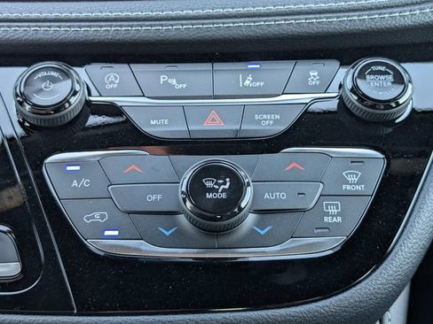 New 2026 Chrysler Pacifica Limited w/ S Appearance Package AWD/4WD image 21