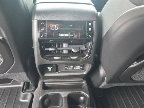 Used 2021 Jeep Grand Cherokee L Limited AWD/4WD image 23