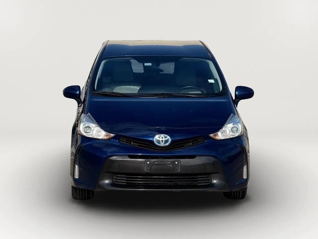 Used 2016 Toyota Prius V Four FWD image 2
