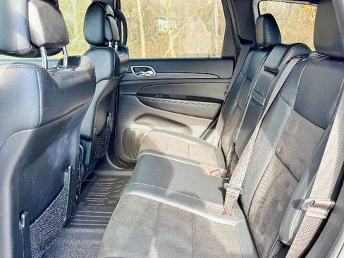 Used 2020 Jeep Grand Cherokee Altitude image 11
