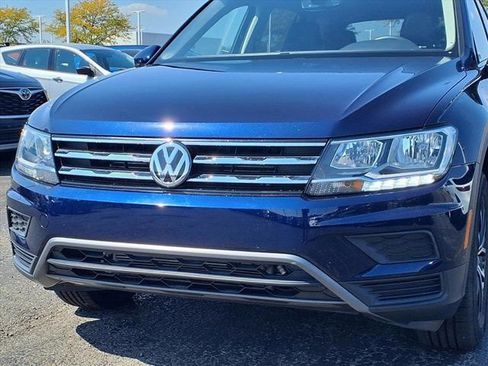 Used 2021 Volkswagen Tiguan SE w/ Panoramic Sunroof Package image 21