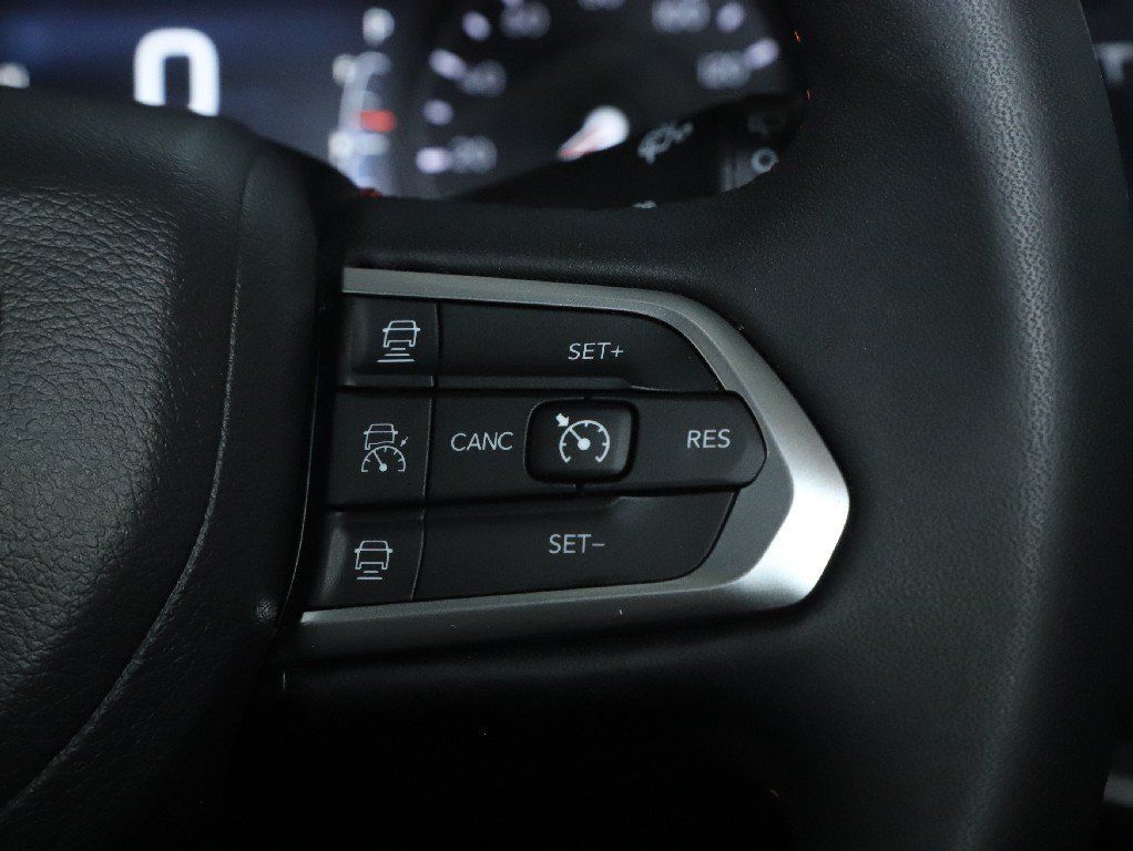 Used 2025 Jeep Compass Trailhawk AWD/4WD image 23