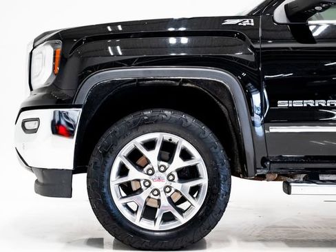Used 2018 GMC Sierra 1500 SLT w/ SLT Premium Package AWD/4WD image 34