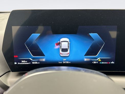 Used 2025 BMW 228i xDrive w/ Technology Package image 10