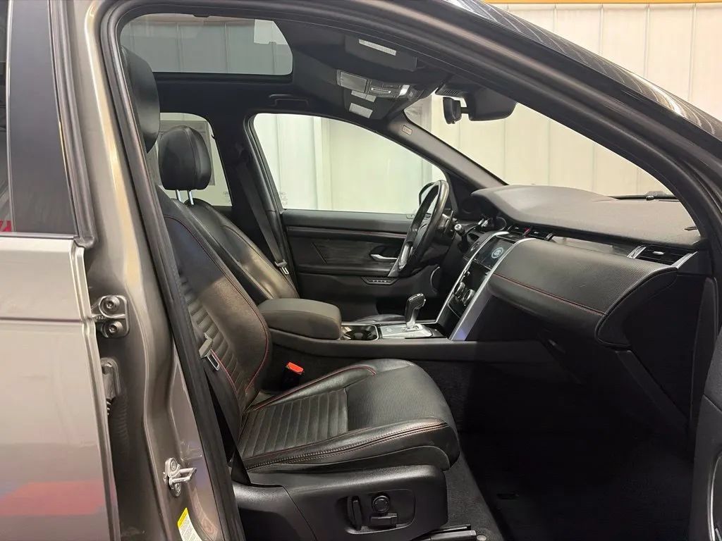 Used 2020 Land Rover Discovery Sport SE R-Dynamic AWD/4WD image 21